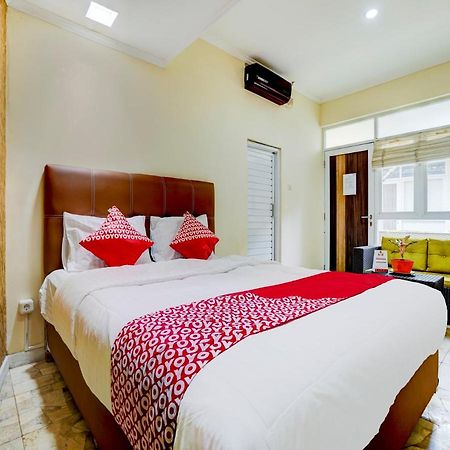 Oyo 90140 Nginep Yuuk Guest House Cirebon Exterior foto