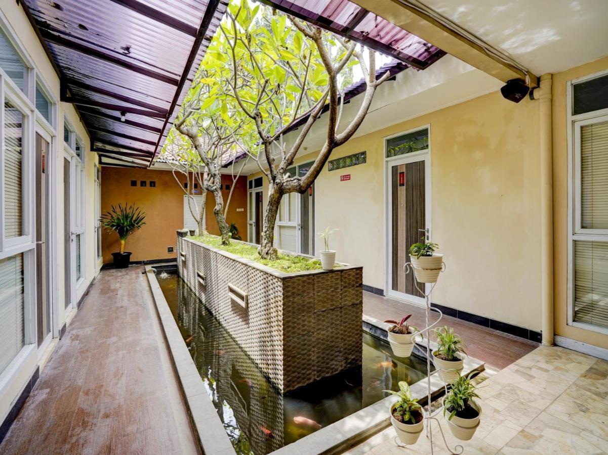 Oyo 90140 Nginep Yuuk Guest House Cirebon Exterior foto