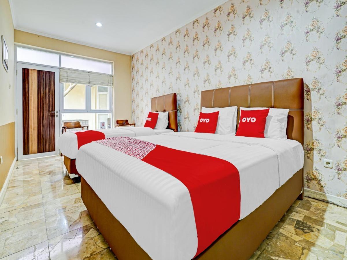Oyo 90140 Nginep Yuuk Guest House Cirebon Exterior foto